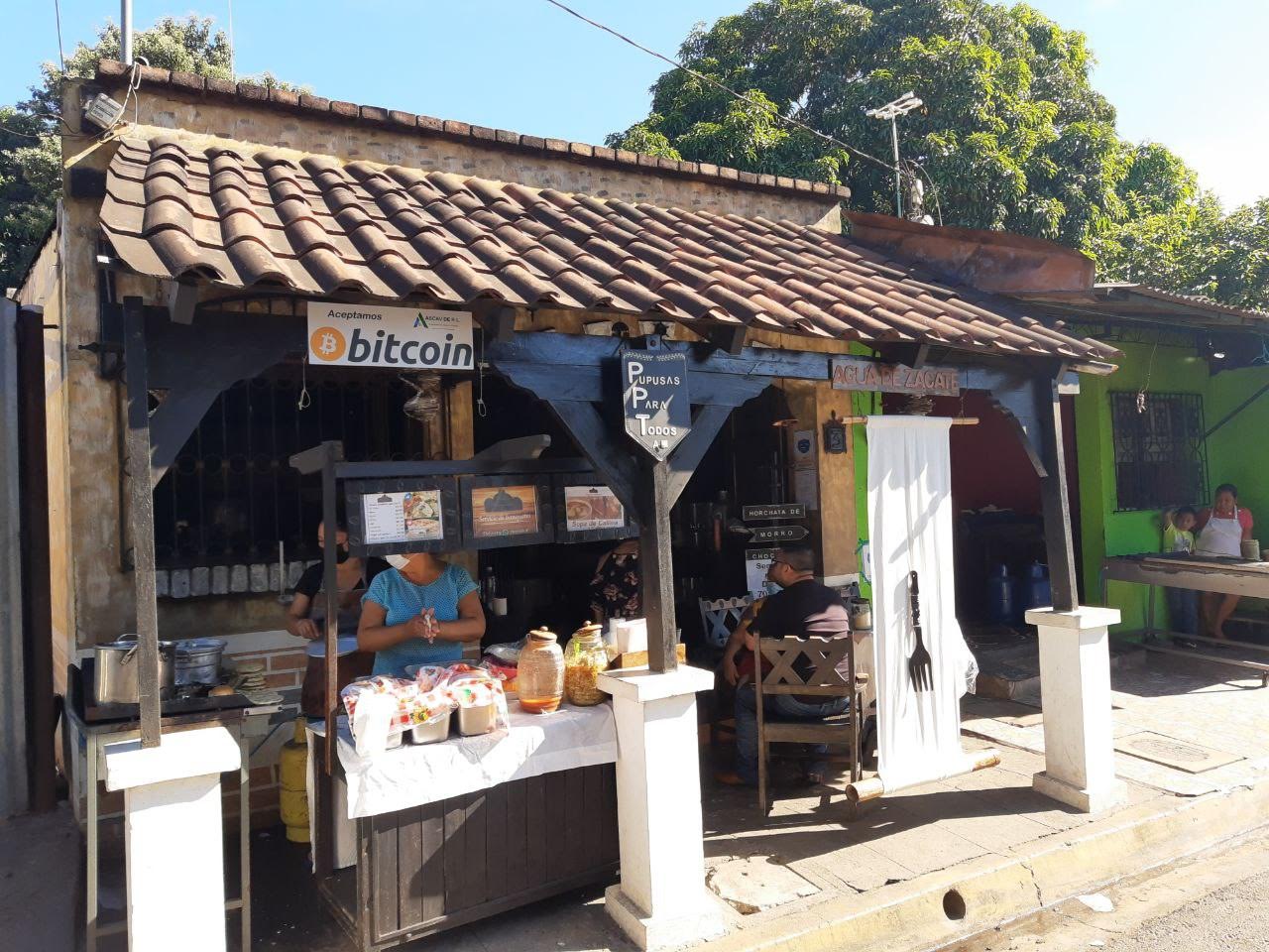 Pupuseria accepting bitcoin in "Urbanizacion El Sauce"